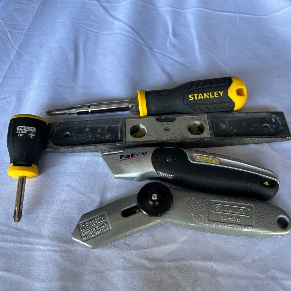 Stanley Assorted Tools- Level, Phillips Screwdriver, Multi-tip Screwdriver Etc - Picture 4 of 5